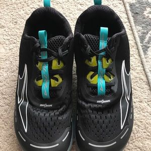 Altra Torin 4 Running Shoe Black Teal Foot Shape Women's Size 9.5 ALW1937F035